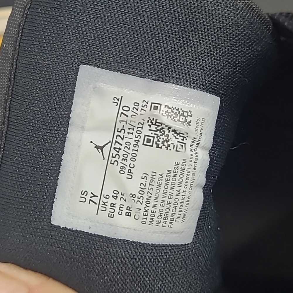 Nike Air Jordan 1 Mid US University Gold Yellow Shoes 554724-170 Youth 7/ W 8 - Picture 17 of 17